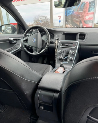 Volvo V60 cena 43000 przebieg: 176500, rok produkcji 2015 z Bardo małe 67